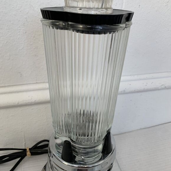 Vtg Warning Automatic Blender Glass Pitcher Lid Chrome Base Motor Model 1067 MCM - Picture 2 of 16